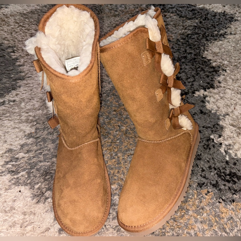 Cozy Tan Koolaburra by UGG Victoria Tall Women's as 7 boots - never worn
